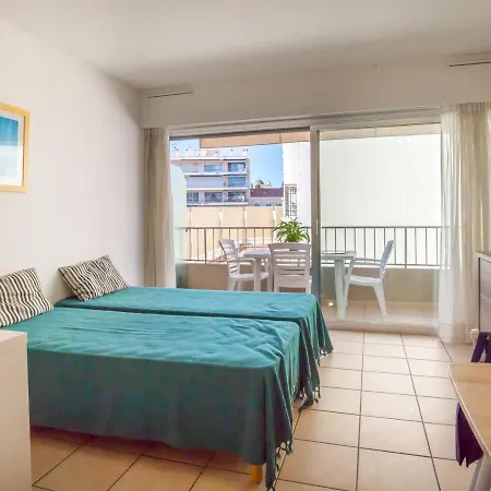 2/3 Personnes Pres Plage, Climatise, Balcon, Parking, Wifi, Petit-dejeuner, Saint-raphael - Fr-1-466a-37 Apartman
