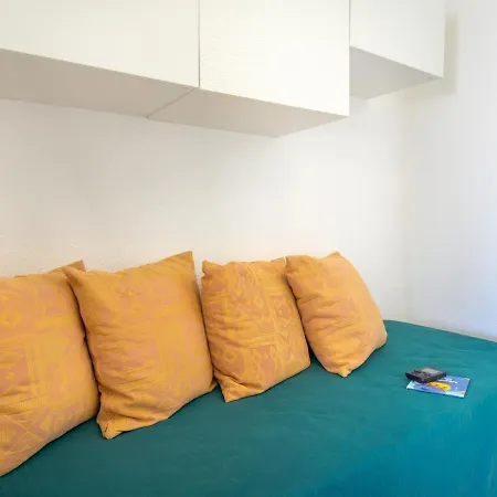 2/3 Personnes Près Plage, Climatisé, Balcon, Parking, Wifi, Petit-déjeuner, Saint-raphaël - Fr-1-466a-37