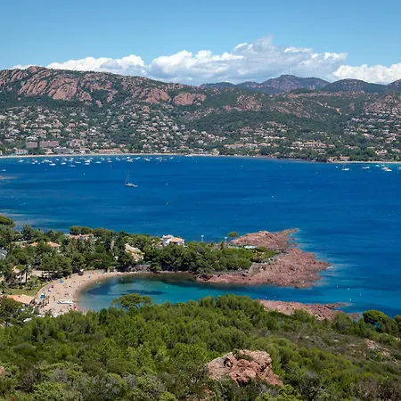 2/3 Personnes Près Plage, Climatisé, Balcon, Parking, Wifi, Petit-déjeuner, Saint-raphaël - Fr-1-466a-37 *