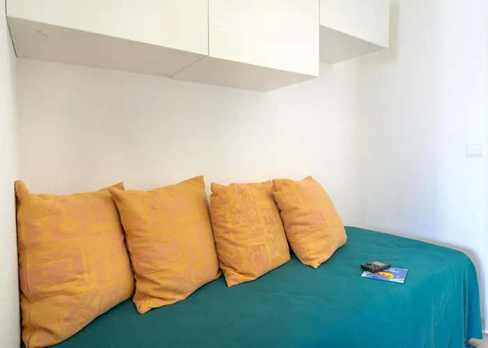 2/3 Personnes Pres Plage, Climatise, Balcon, Parking, Wifi, Petit-dejeuner, Saint-raphael - Fr-1-466a-37